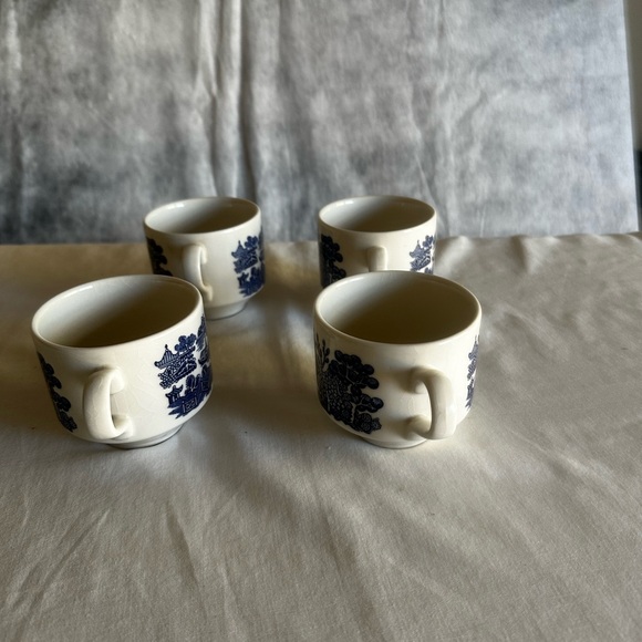 SET OF 4 MADE IN ENGLAND CHURCHILL BLUE WILLOW TEA CUPS - Picture 10 of 12